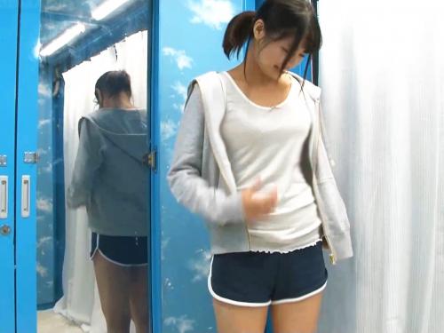 【マジックミラー号】スリム体型でエロかわいい娘！「素股じゃなくて入ってるぅ♥♥」ロリギャルをSEXで篭絡ｗ【素人モデル】