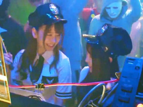 ＜本物レイプ＞※削除あり※「膣内射精とかは…許して下さい」ミニスカポリスのコスで来ていた美少女が犯された！＜ロリギャル＞