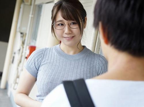 【熟女 童貞】隣に住む地味巨乳な奥さんに襲われた童貞くん...訪ねて来るなりチンポをまさぐられ杭打ちしながら種付けプレス