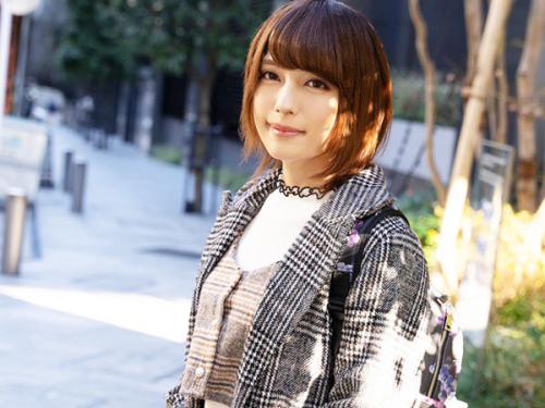 『おちんちん、付いてますよ～❤』笑顔がキュートなミニ系美女❤でも、股間には脅威の16㎝の立派なペニクリ！