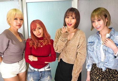 【VR】彼女と温泉旅行中にヤリマンギャルたちに囲まれ逆NTRハーレム5P！連続中出し！4K VRｺﾞｰｸﾞﾙ不要 71分