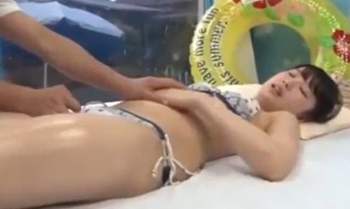 【MM号】清純派素人娘を騙してMM号へ！外の彼氏を見ながらNTR本番で感じまくり！黒髪清楚系が一番エロい！61分動画