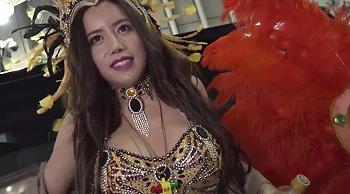 永井まりあ　渋谷ハロウィンナンパ　サンバの衣装のお姉さんは超ムッチリ肉食系！ムッチリボディでパイズリはもちろんフェラチオ