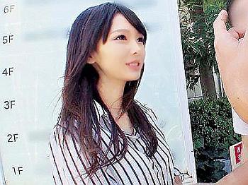 パンツ履いて素股したら我慢できなくなってチンポ触って舐めてデカチン挿入懇願JDを性奴隷して弄びハメ倒し！