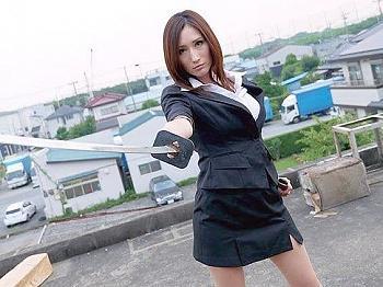 殺し屋JULIA？その魅力的な体で精子絞り出し悩殺の方が早いんじゃね？JULIAから銃を奪って俺が代わりにビュッビュッと打つぜぇ～ｗ