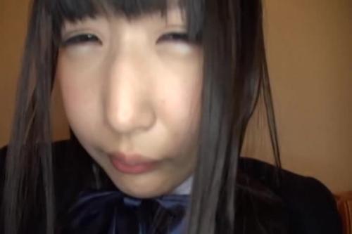 個人撮影　美マ〇コ突きまくりで大量顔射される制服姿の美女
