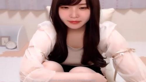 素人清楚な真面目系女子大生とライブチャットでエロトーク♪