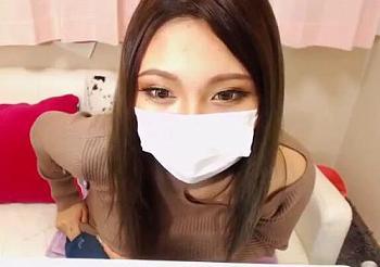 ライブチャット　ピッチリニットの巨乳ギャル系お姉さんが少しづつ服ぬいでくぞぉ～！生配信だからスゲー興奮するよぉ～♪