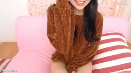 ライブチャット　スレンダーなお姉さんがモジモジしながら恥ずかしい質問に答えてますｗ