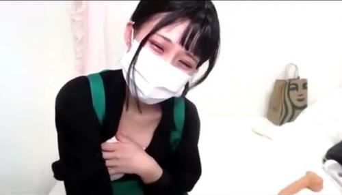 ライブチャット　色々動きが多い落ち着きのない女の子だけど、可愛いから許すかなぁ～