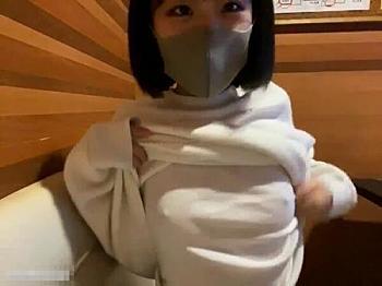 ライブチャット　極普通の女の子が裸見せてオナニーするだけで簡単に稼げるからッう理由で沢山参加しているライブチャット