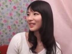 【人妻ナンパ】綺麗な若妻さんに童貞くんがお悩み相談。謝礼を受け取り一緒にAV鑑賞