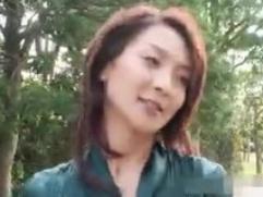 【人妻ナンパ】清楚でキレイな奥さんが旦那以外の肉棒で喘ぎ悶え激逝き。乳首とマンコを露わに超淫乱、発情SEX