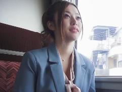 ＜ハメ撮り＞医者の夫を持つ若妻さんのエッチ動画。他人の男のチンポを味わっての中出しSEX