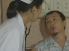 【ヘンリー塚本】熟女ナースが狙った入院患者の男。絶対にいけるとマラをフェラって始まる淫乱、激イキSEX