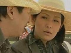 巨乳の美熟女が朝から男に誘われての青姦SEX。娘を待たせて善がり狂い激いき