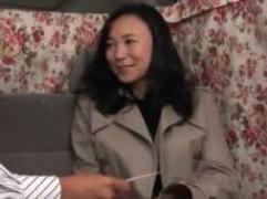 【人妻ナンパ】清楚な雰囲気のセレブ妻がエロモードに突入します。電マとチ〇ポで激イキ