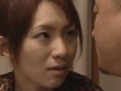 兄嫁が義理の弟を誘ってのまぐわい。淫乱モードが炸裂しての不倫な淫行