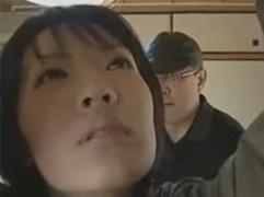 狂暴な男に帰宅してすぐ襲われ犯される不運な女。薬で眠らされての強制SEX