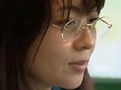 教職の身でありながらハレンチな事を期待してバスに乗車する美熟女。そして釣れた他人の男とホテルに入り発情SEＸ