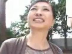 【熟女ナンパ】御主人とはセックスレスと語る五十路のマダムが恥じらいながらも生ハメ中出し淫乱SEX