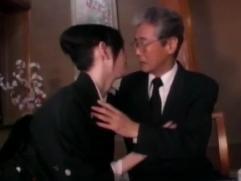 ＞「抱いてください」旦那の1周忌に未亡人が義父に迫り始まる淫らな関係、父子相姦。その秘密が男に知られ犯される事に・・・
