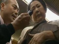 小屋でする自慰行為を男に覗かれマラをねじ込まれ犯される六十路のぽっちゃり熟女