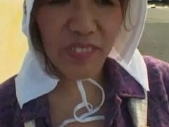 ＜熟女ナンパ＞お声かけされた田舎のぽっちゃり熟女が超エッチ。自慰行為から初対面チンポで青姦SEX