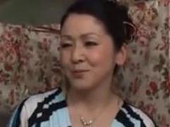 〖熟女ナンパ〗「40代ですか？」55歳の熟女妻が気を良くして寝取られちゃいます。しかもイカされての生ハメ中出し膣内射精