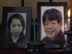 事故で亡くした両親の遺影の前で叔父ちゃんとハメまくりの淫乱生活「おじちゃんのチ〇ポでいっちゃう～」