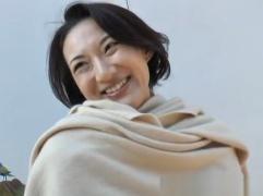 ＜熟女ナンパ＞お淑やかな40歳くらいの奥さん。敏感な身体が他人棒を味わい、だいしゅきホールド、激イキ中出しSEX