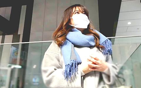 【人妻ナンパ】「こんな気持ちいいの初めて！」ヨダレをダラダラ垂らしながら涙を流して生チンポを受け入れる３９歳奥様の醜態。