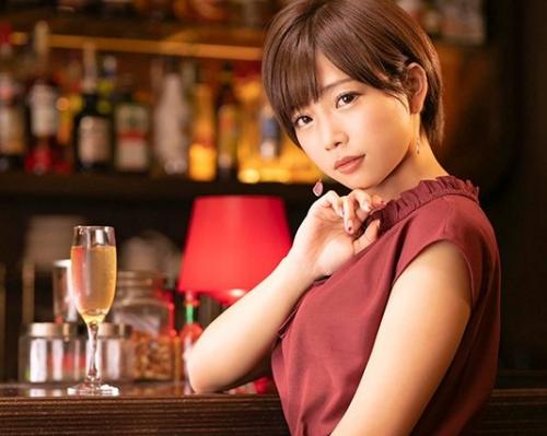 【紗倉まな】大人のムードに酔いしれ淫猥にイキ乱れるショートヘアの巨乳美女。