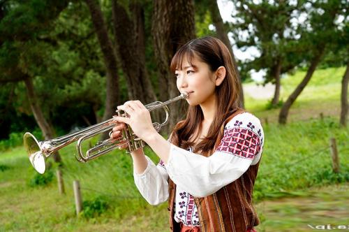 ＃美少女「私、もしかしたら新しい進路見つけちゃったかもです！」将来に悩む就活中の現役女子大4年生がAVデビュー。【桜坂りんか】
