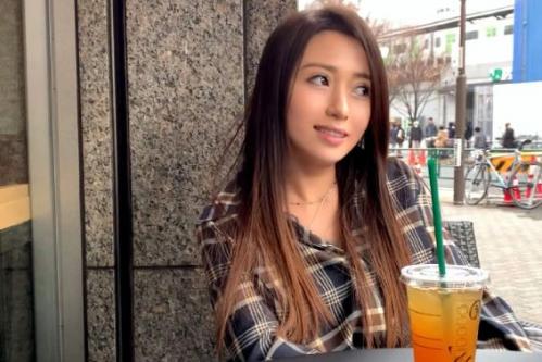 ＃素人ナンパ「おじいちゃんはカナダ人。」Tバックが似合いすぎのハーフ美人とハメ撮りセックス。