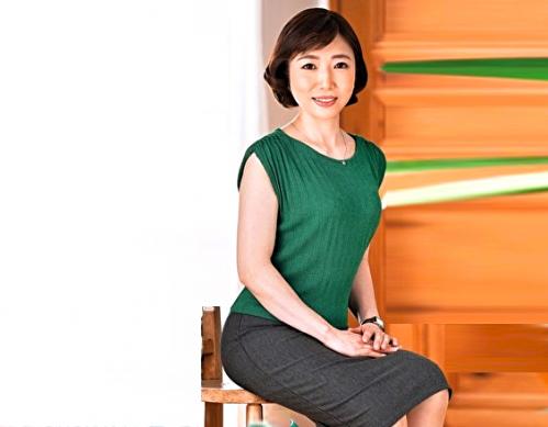 【熟女】「結婚してから浮気は2人ほど…。」息子さんがいるようには全然見えない可愛らしい４６歳の熟女妻。