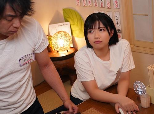 「あれ？今日シフト入ってたのにおかしいな？」好きだったバイト先の女のコがヤリチン先輩に車で送ってもらった次の日に本日無断欠勤している。【石原希望】