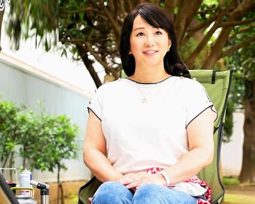 【熟女】「夫は大人しい性格で凄く優しい人なんですけど・・。」欲求不満な3人のお子さんを育てた50歳妻。【田淵いずみ】
