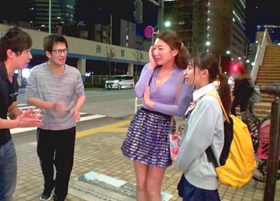 【親子丼】熟女とロリを両方いただく！母娘ナンパでパパには内緒の中出しセックス！