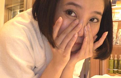 ＃彼女「‥僕のカノジョはAV女優かもしれない。」AVサイトを開いていたら、彼女にそっくりな女の子を見つけてしまった。【枢木あおい】