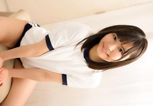 「ダメ！我慢しよ？みんなに聞こえちゃうよ！」押しに弱い女子高生にぐいぐい迫ってお願いする。【東條なつ】
