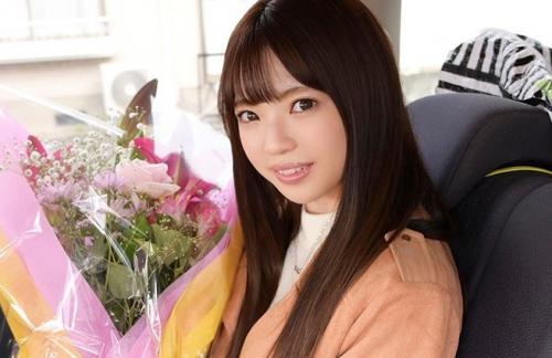 ＃パイパン美少女「やっぱり初めてのオチンチンって興奮する！」人気女優が素人宅訪問。【槙いずな】