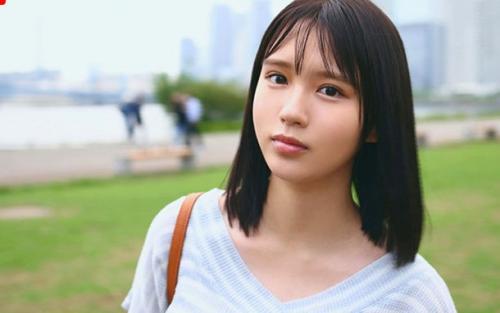 ＃美少女「すぐイッちゃう敏感反応など磨けば光る原石感！」透明感のある清楚美少女がAVデビュー。【小倉七海】