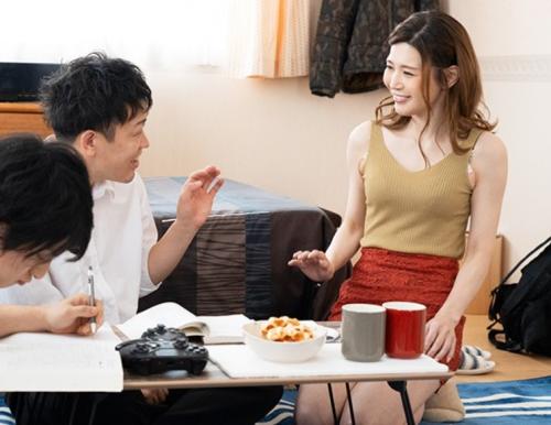 【熟女】「おばさん、お先にお風呂、いただくわね…。」おばさんが裸になるってこと？友人の母親に発情してしまった。