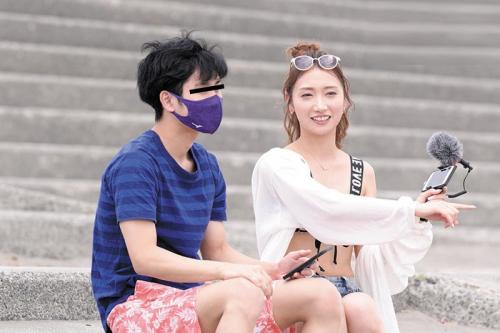 ＃逆ナンパ「いま、お時間ありますか？」人気女優が逆ナンワゴンで素人男子を痴女って行く神企画。【加美杏奈】