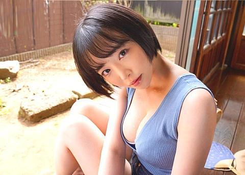 ＃10年ぶりに会った従姉「ねぇ、どこ見てるの？」エロく成長しすぎて目のヤリどころに困る。【三宮つばき】
