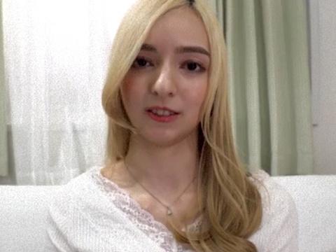 西田カリナ＼インタビューに照れてはにかむ笑顔が美人可愛い♪ブロンドヘアーの30歳ハーフ妻 ※本番なし