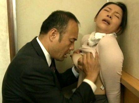 ★寝取られ★「このおっぱいのせいだよ！！」巨乳おっぱいがエロすぎて営業マンが暴走♥濃厚SEXに人妻も発情して2回戦します