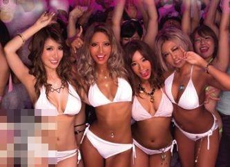 【チ◯ポ最高ぉぉ♥】おっぱいを揺らしながら淫乱黒ギャルたちがダンスを踊るわ！ハメまくるわ！中出しされてまたハメる！