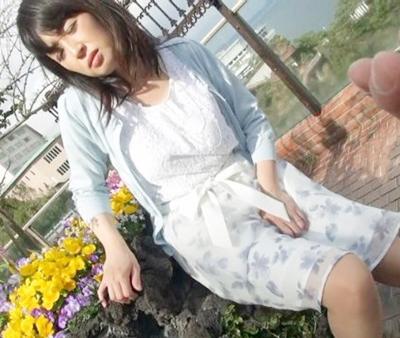 【人妻不倫旅行】昼間からとびっこ散歩の羞恥プレイ♥仕上がったマ◯コを温泉でほぐしてからカメラが壊れるほどの激しいハメ撮り